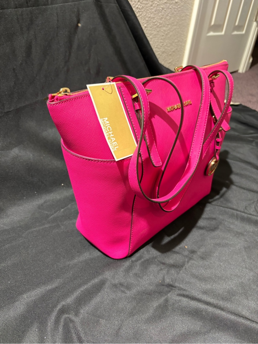 Michael Kors Hot Pink Saffiano Leather Shoulder Tote with Gold Hardware - Picture 2 of 6